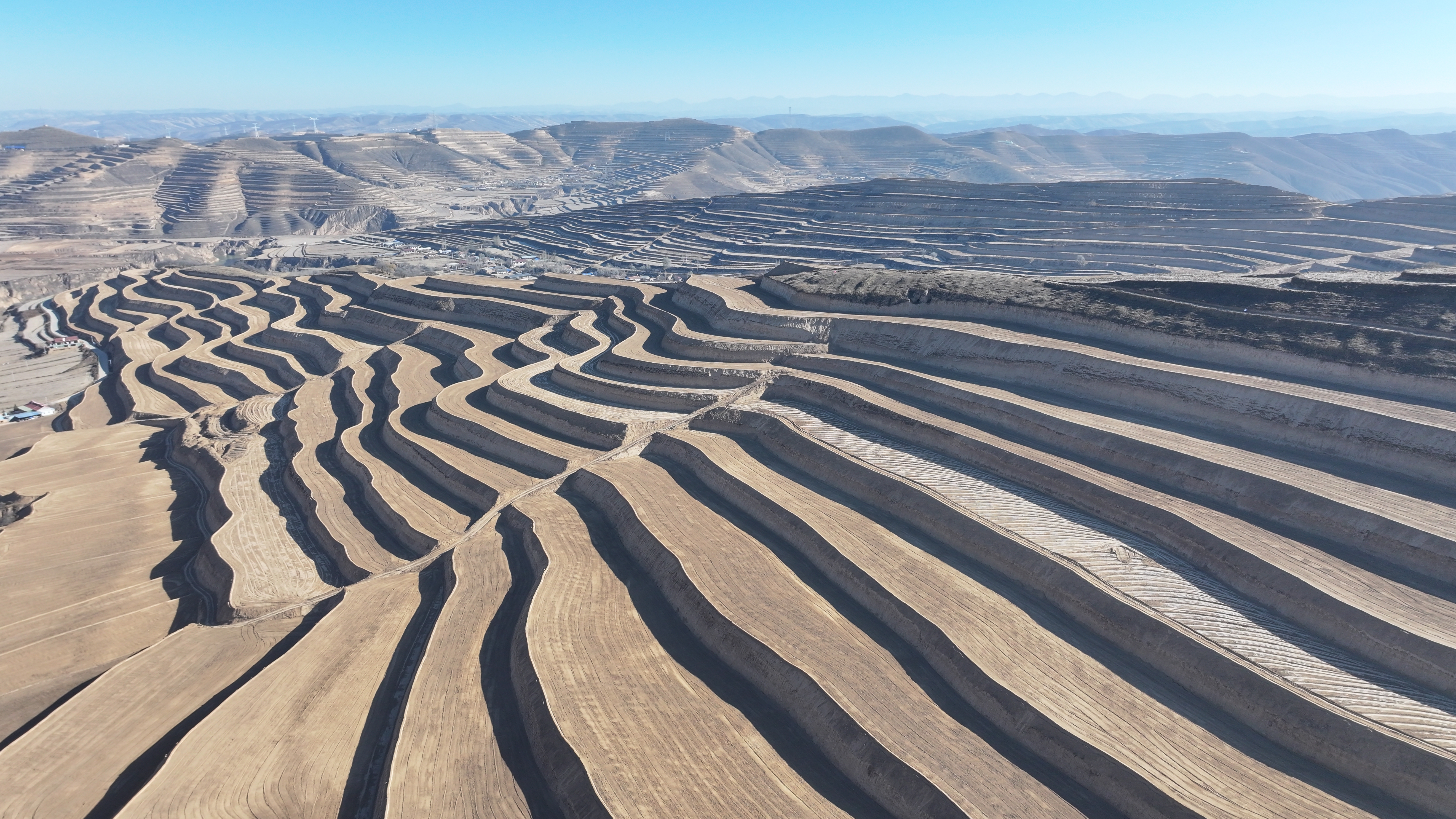 西吉县15万亩高标准农田建设全速推进