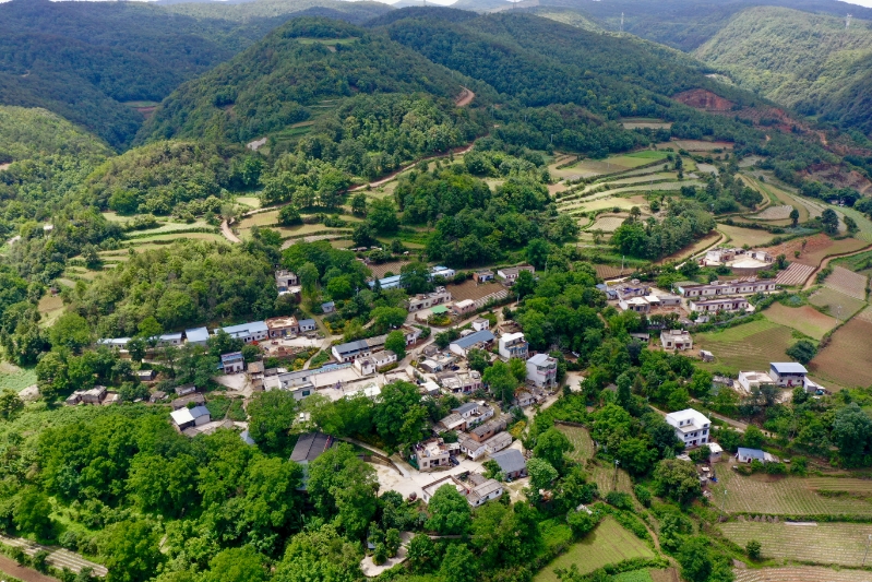 马龙区深沟村：芦笙和鸣谱新曲 民族团结花..