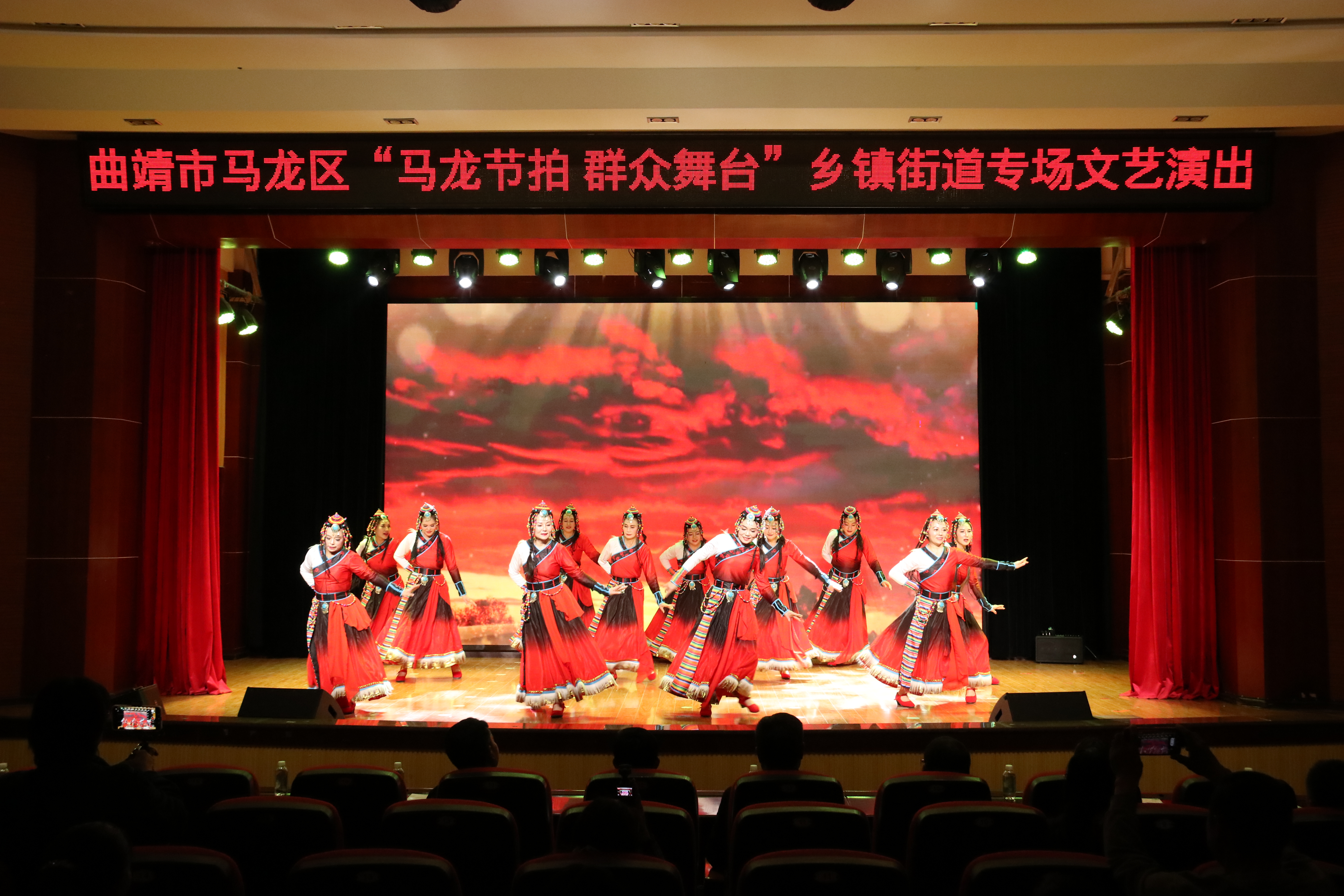 马龙:让现代文明的种子在乡村深深扎根