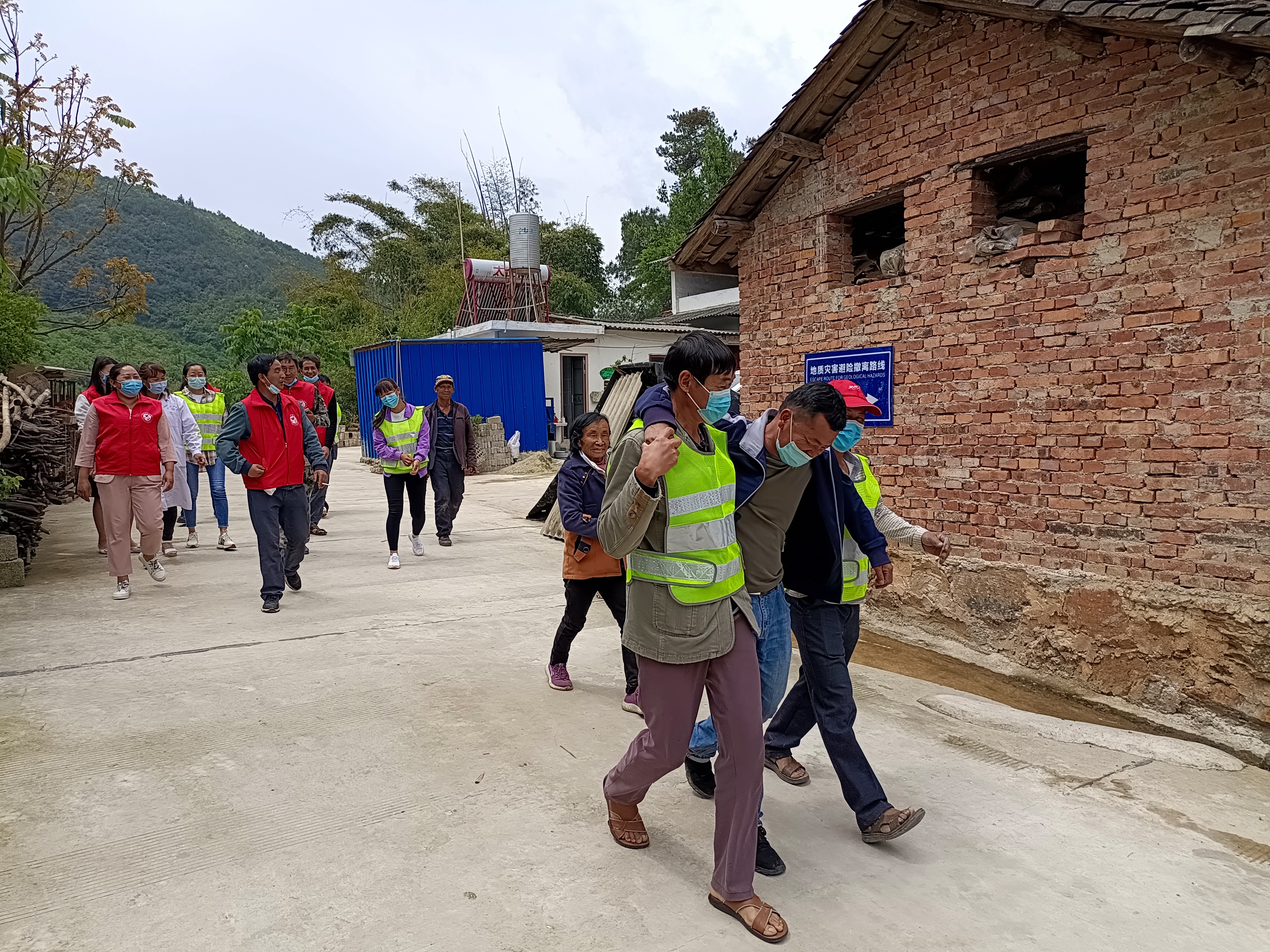 开展防汛减灾应急演练 (2).jpg