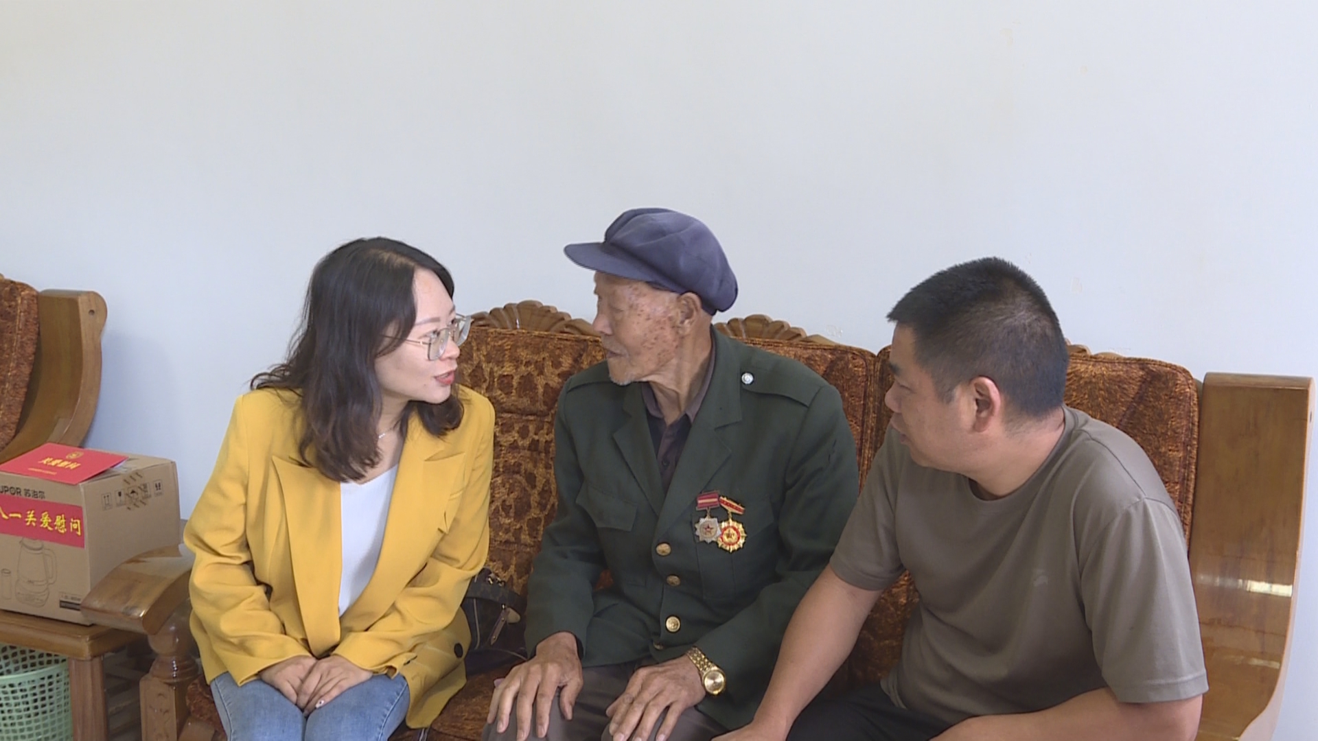 我区慰问退役军人和伤残军人 (2).jpg