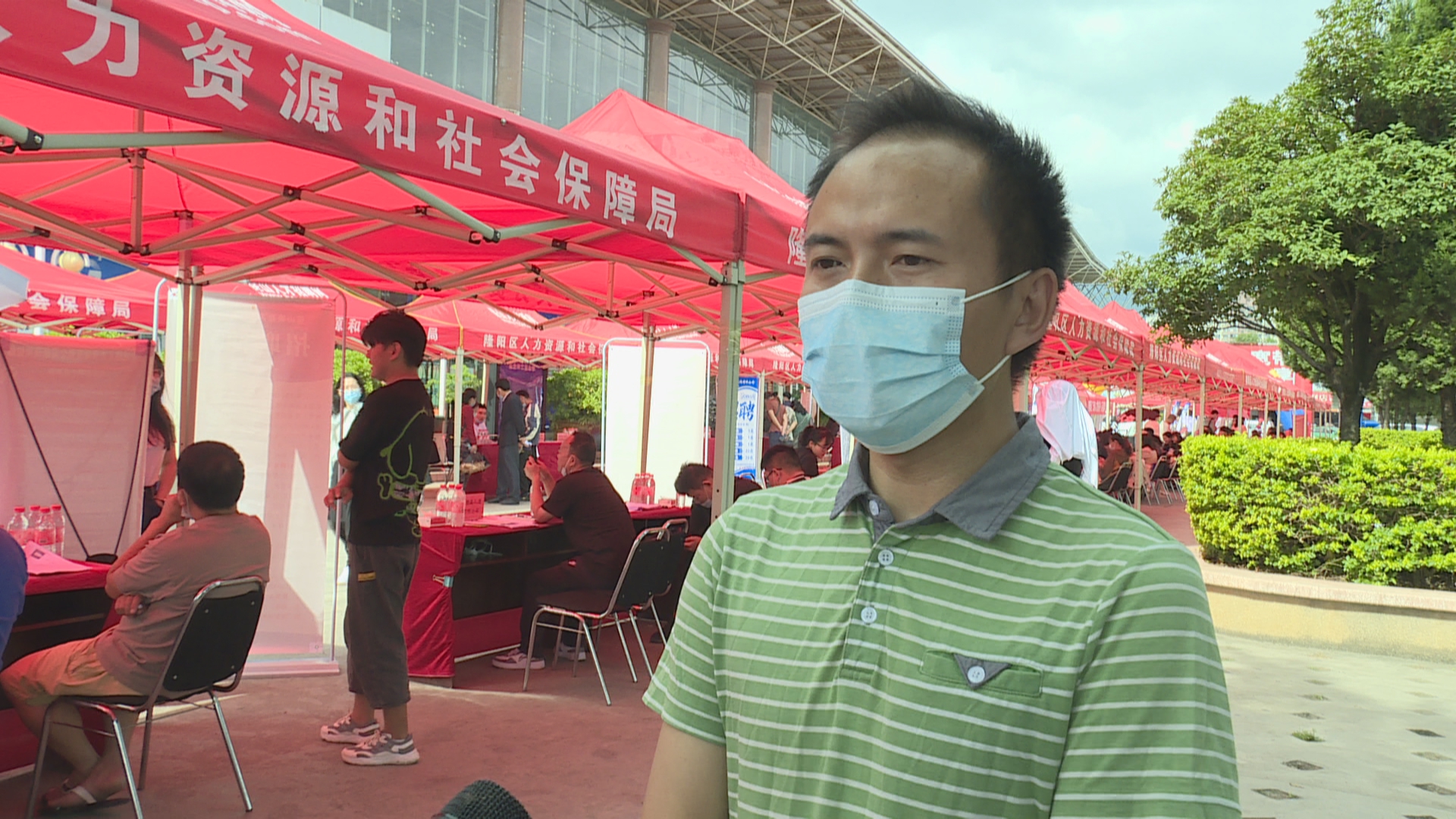 隆阳区劳动就业服务中心主任 王瑞明.jpg