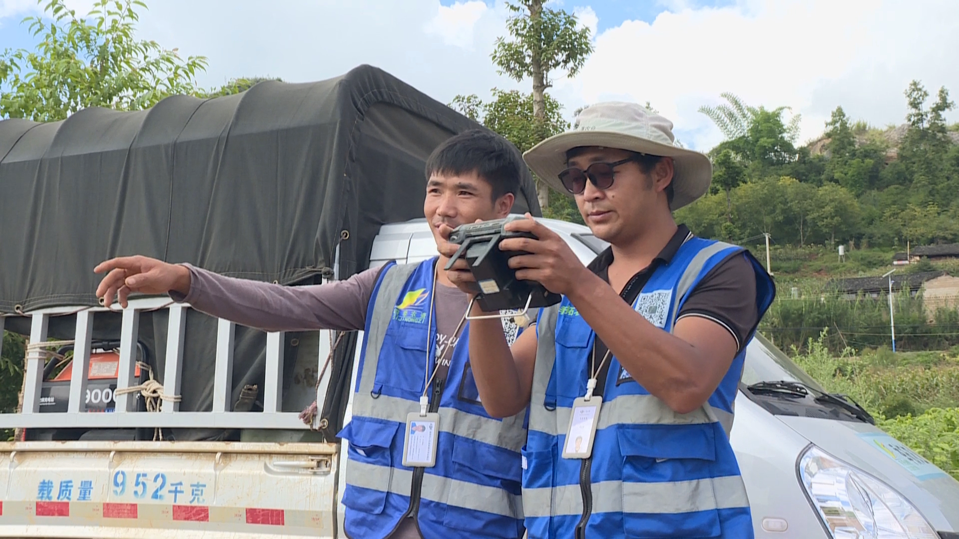 融合推进绿色防控和统防统治 确保秋粮安全成熟041g.png