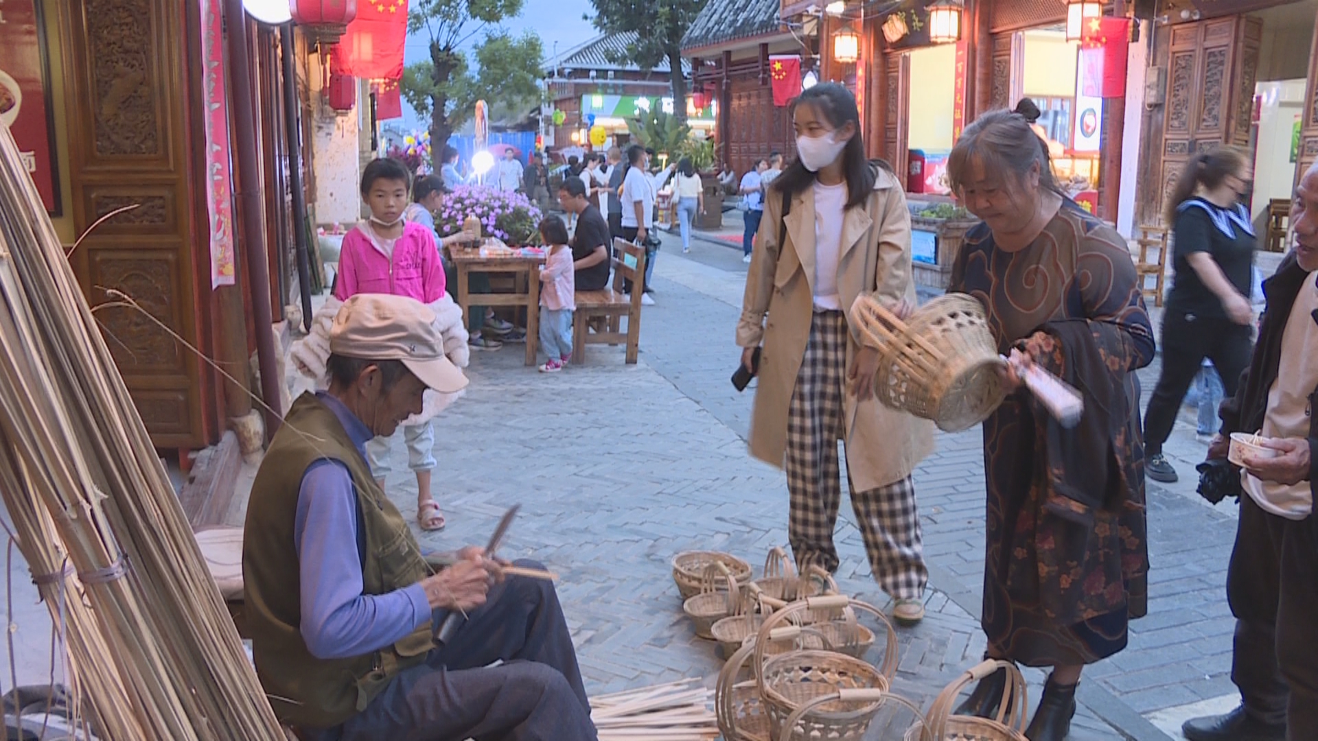 国庆小长假：打卡青龙街 家门口过节0101.jpg