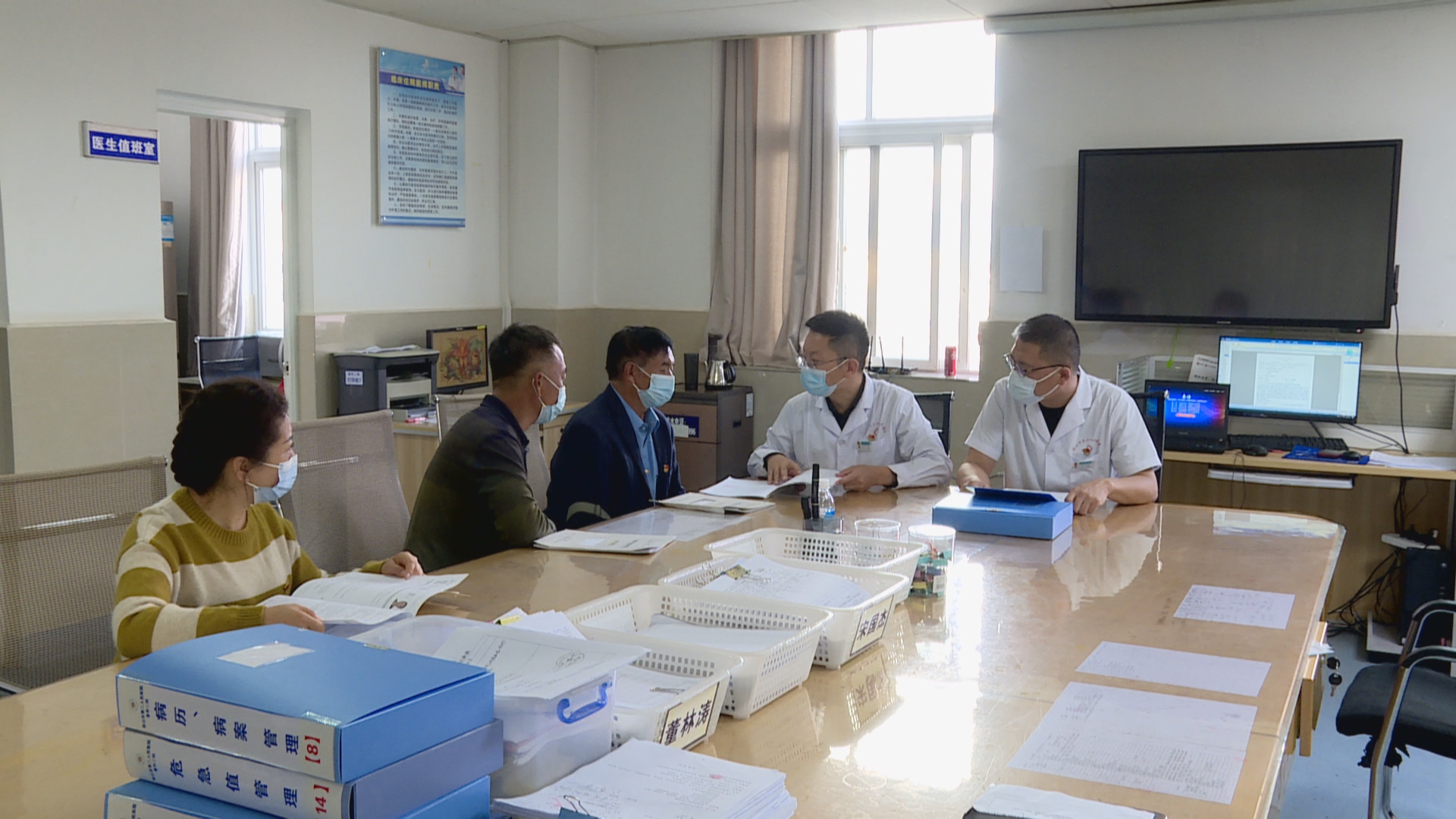 身体是奋斗的本钱 隆阳区关爱基层干部 为3245人提供免费体检02.jpg