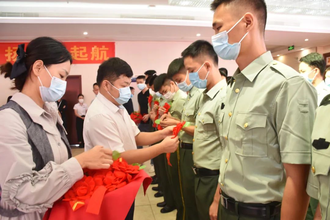 海南万宁举行退役军人事务系统党的二十大精神宣讲暨抗疫表彰、退役军人志愿