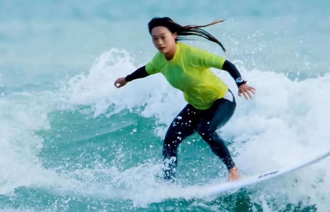 海南省第六届运动会冲浪比赛于万宁日