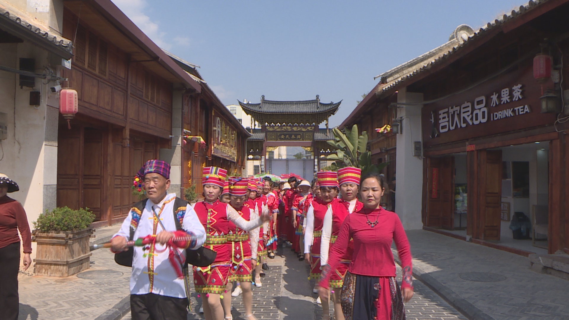 板桥古镇里的“三八”节：彰显新时代女性风采(4).jpg