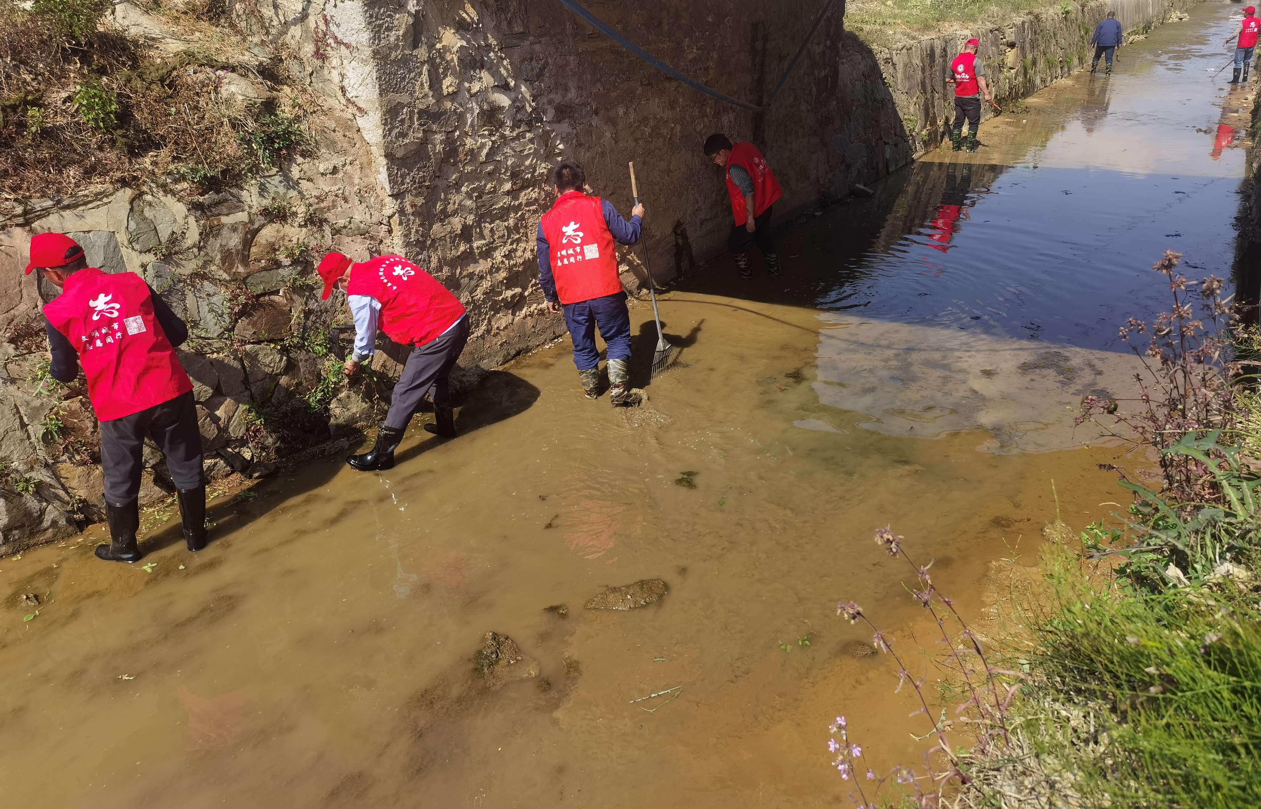 清理河道3.jpg