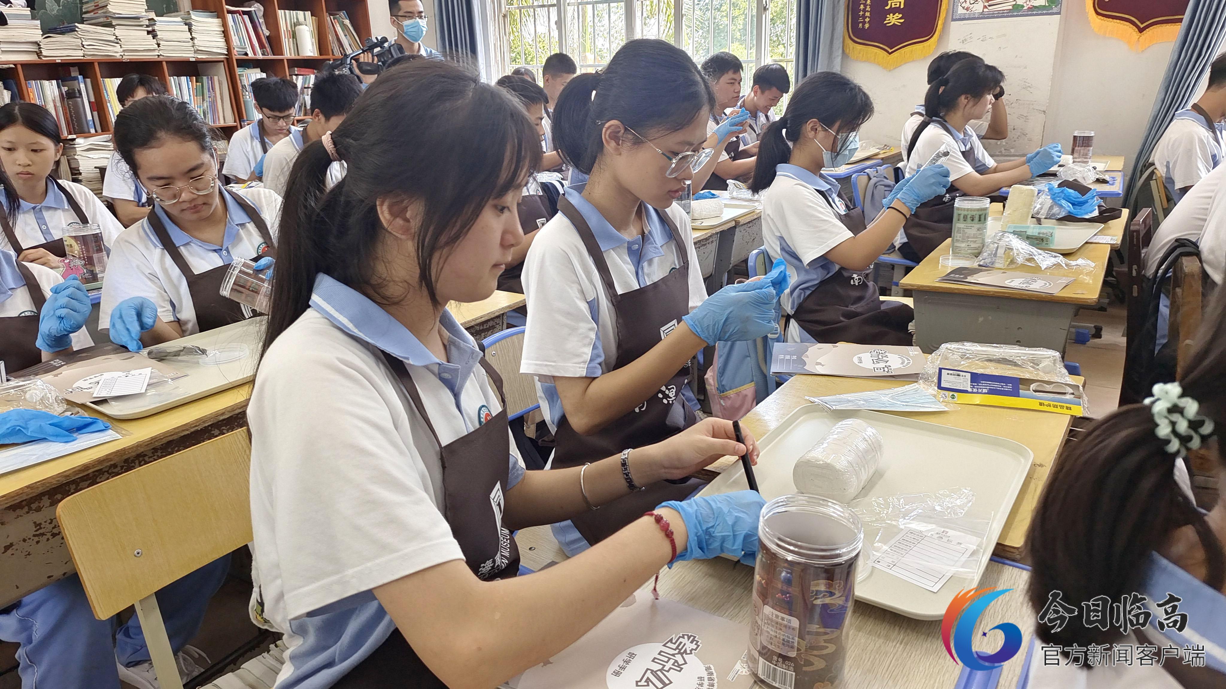 海南省流动博物馆“南溟学堂”研学活动走进农垦加来高级中学3.jpeg