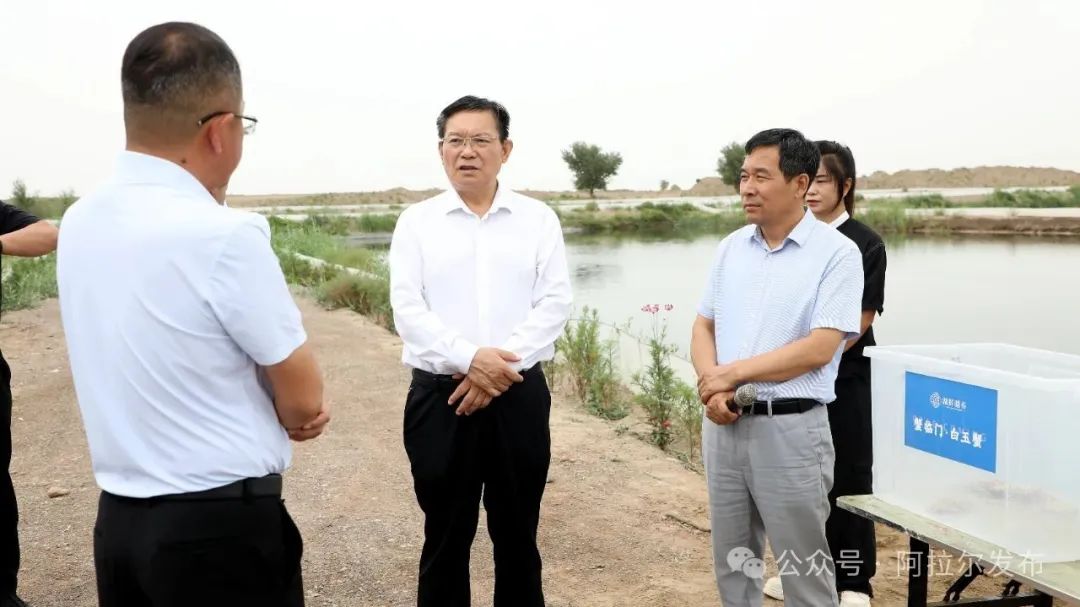 师市党委书记、政委丁翊强在一团金银川镇二团新井子镇三团甘泉镇调研
