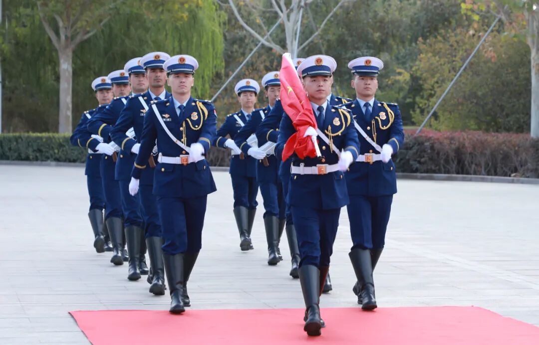 师市举行升国旗仪式 庆祝中华人民共和国成立76周年