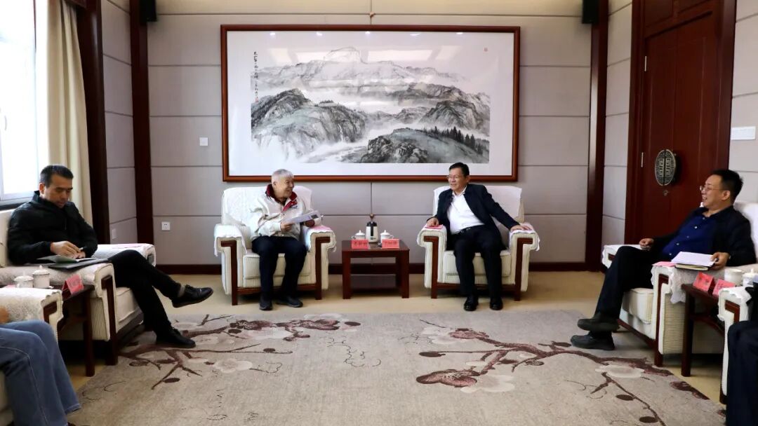 师市党委书记、政委丁翊强会见天域航通科技有限公司客人