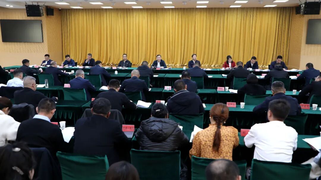 师市召开社会各界人士座谈会