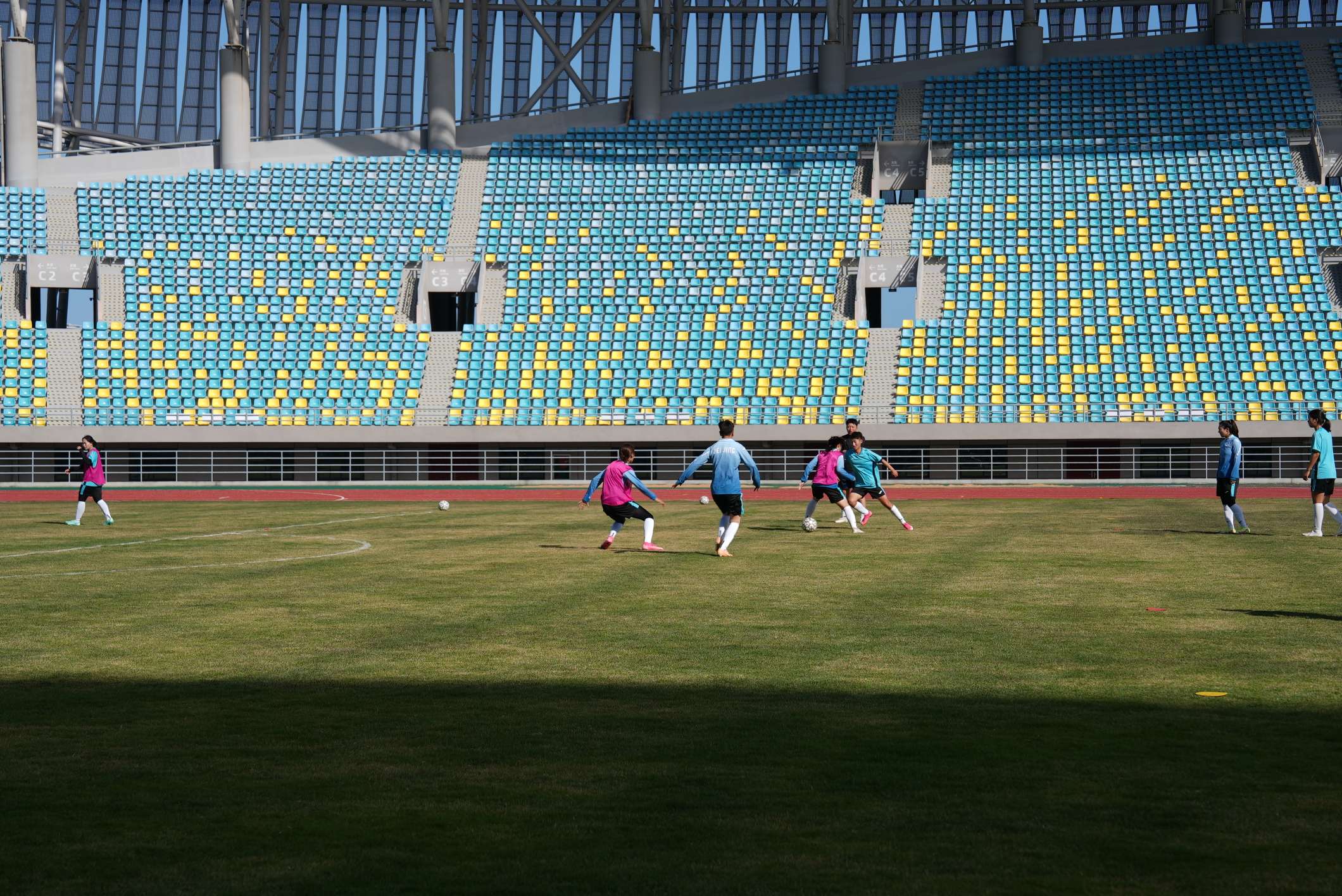 北京女子足球队在万宁开启新赛季备战
